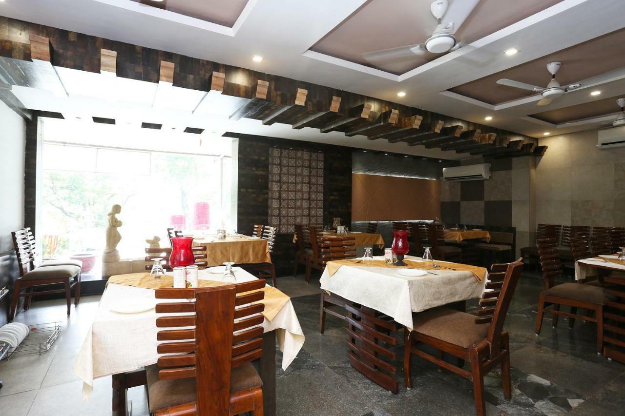 Oyo 29724 Hotel Kokila Resort Jabalpur Exterior foto